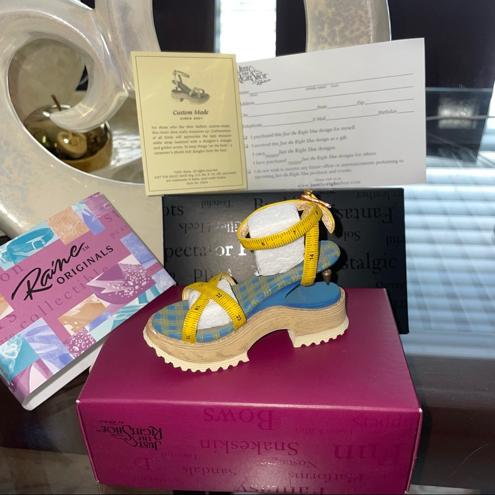 JUST THE RIGHT SHOE NWB!"CUSTOM MADE" 2001, ITEM 25115